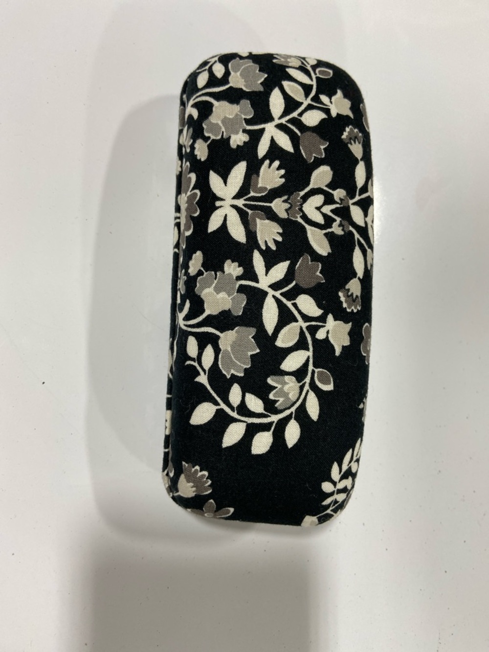 Vera Bradley glasses case black/ white